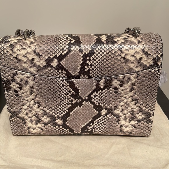 Tory Burch Fleming Snakeskin Embossed Leather convertible shoulder bag - Picture 4 of 7